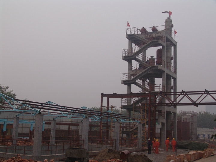 建成的3S蒸發釜和提出塔